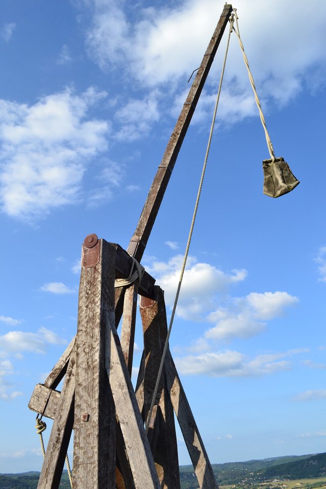 trebuchet-890637_1920.jpg