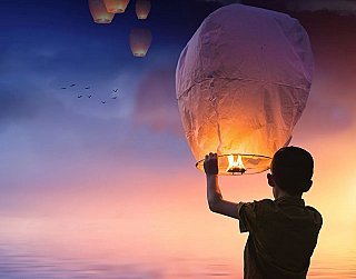 balloon-3206530_1280-small (1).jpg
