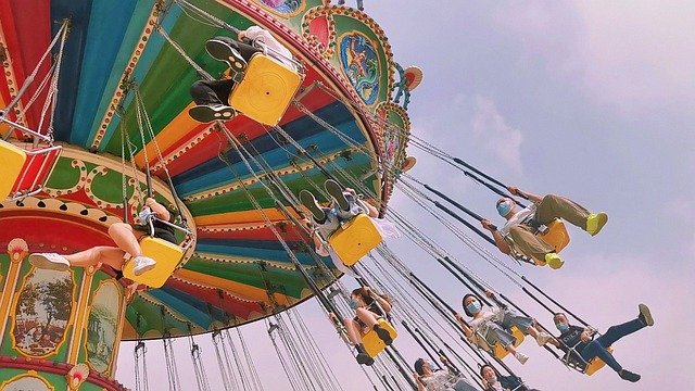 amusement-park-5603424_640.jpg
