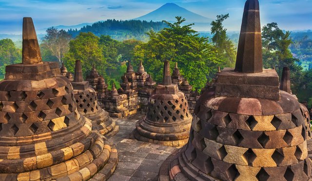 Best-Tourist-Attractions-Indonesia-Borobudur.jpg