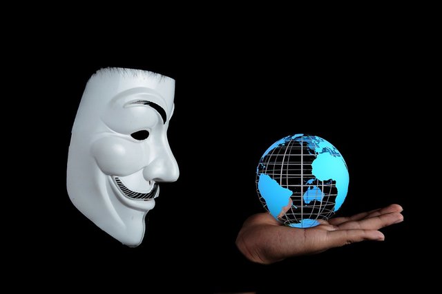 anonymous-frente al mundo.jpg