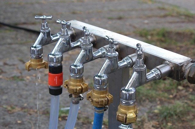 water-tap-g74add9eab_640.jpg