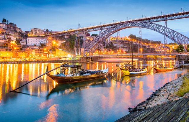 FEATURE-Porto-Portugal-Cityscape-000051839122_XXXLarge-1.jpg