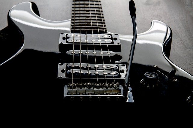 guitar-2472245_640.jpg