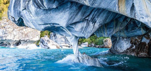 marble-cave.-chilean-patagonia-shutterstock_333077762-2-707x471-707x335.jpg