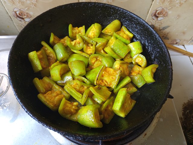 চিচিঙ্গা (5).jpg