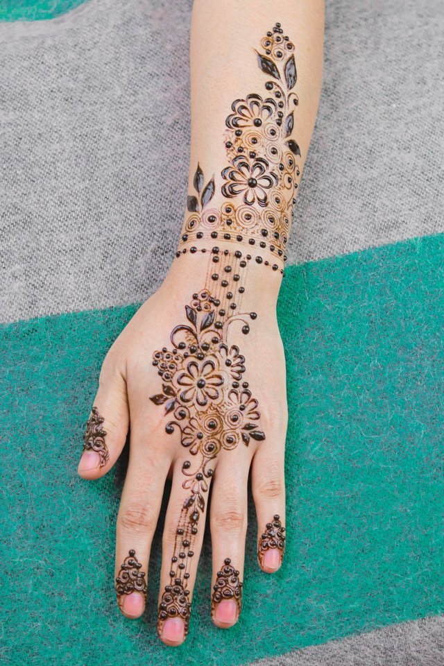 mehndi-5661103_1920.jpg