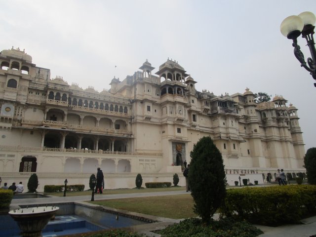 1-City-Palace-of-Udaipur-Rajasthan.JPG