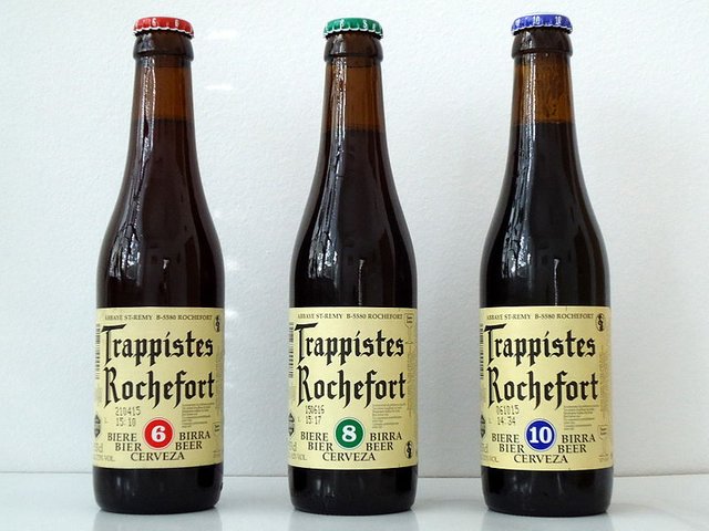 800px-Rochefort.3.beers.JPG