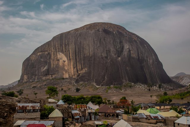 free-photo-of-view-of-the-zuma-rock-in-niger-state-nigeria.jpeg