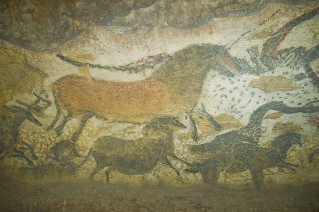 lascaux2-56a021b83df78cafdaa04285.jpg