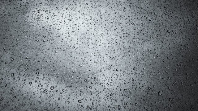 raindrops-3216607_1280.jpg