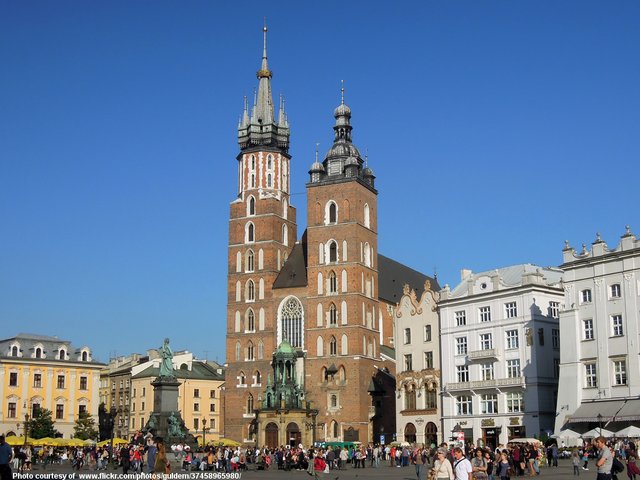 StMarysBasilicaKrakowPoland-071518.jpg