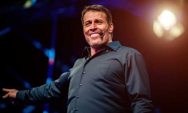 4-lessons-of-self-improvement-from-Tony-robbins.jpg