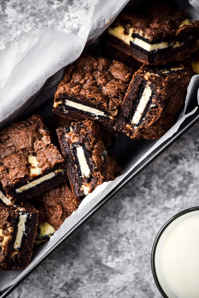 Cookies & Cream Cheesecake Brownie Bars-3.jpg