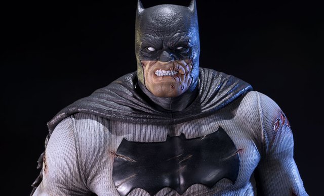 dc-comics-batman-the-dark-knight-returns-statue-prime1-feature-902785-1.jpg