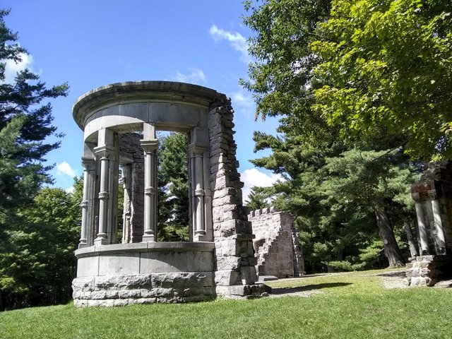 Gatineau Hike 2.jpg