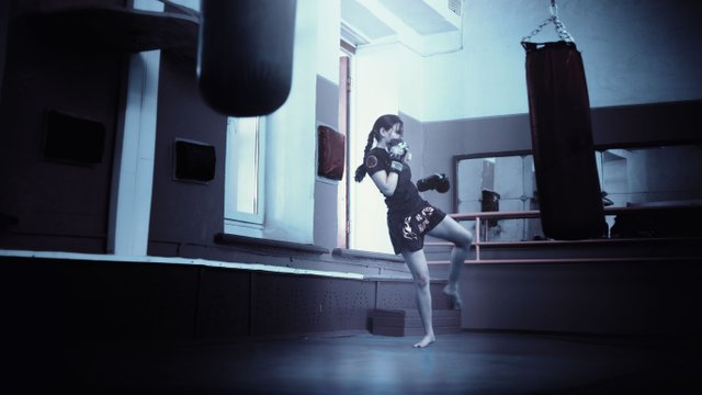 boxing-exercise-female-160920.jpg