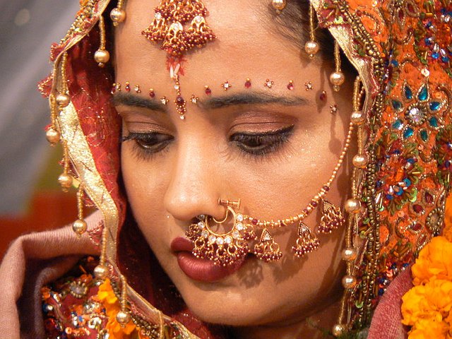 800px-Bride_by_prakhar.jpg