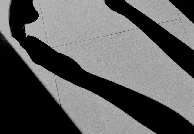 foot solhouette.jpg