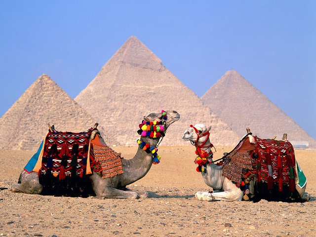 Great_Pyramids_of_egypt.jpg