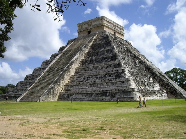 chichen-itza-1218025_1920.jpg