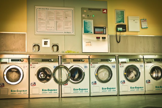 laundromat-1453315_1920.jpg