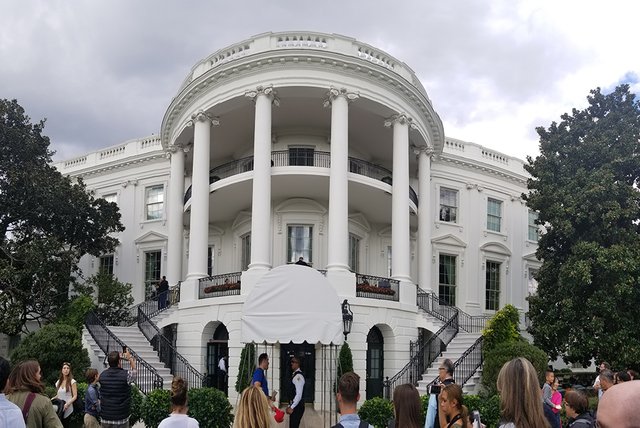 white-house-02.jpg