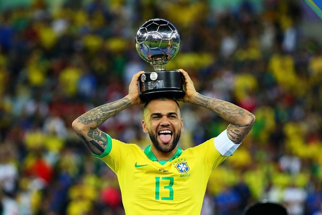 dani alves.jpg