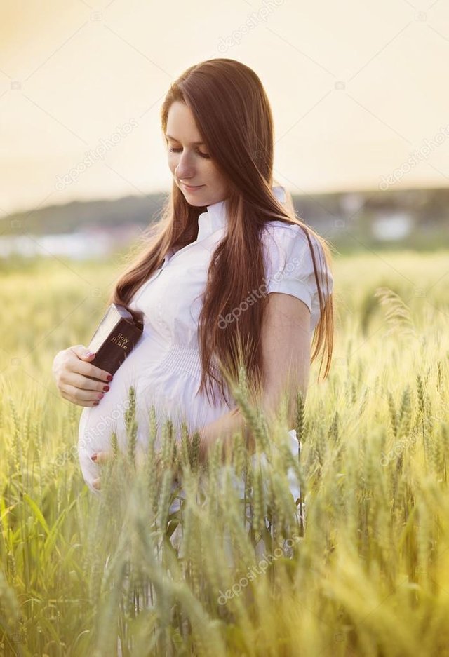 depositphotos_48637721-stock-photo-pregnant-woman-praying-in-field.jpg