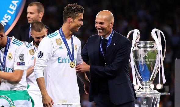 kRnvvNveTc6cTmTH_Zinedine-Zidane-1777148.jpg