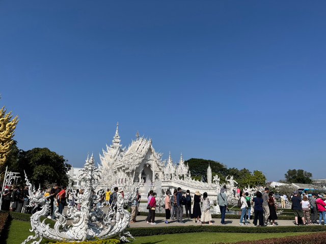 Wat Rong Khun2.jpg