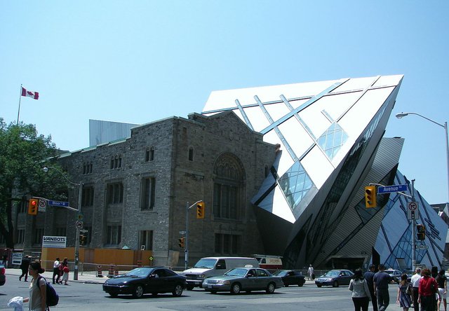 1200px-Royal_Ontario_Museum.jpg