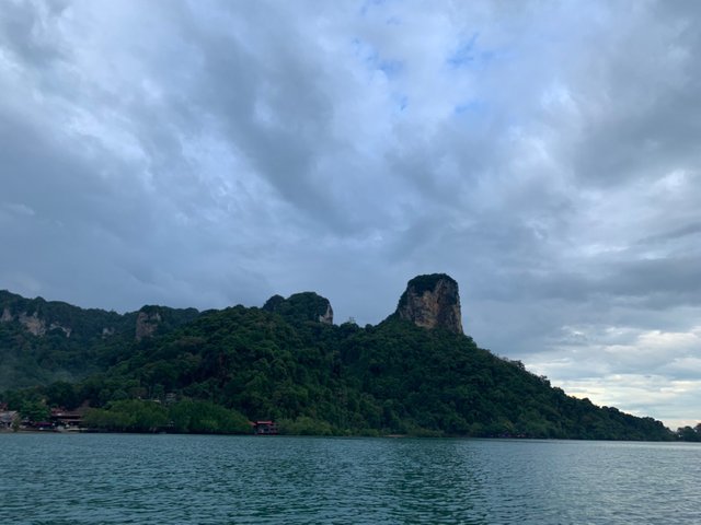 Railay Beach2.jpg