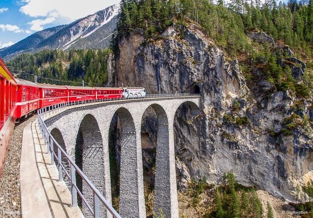 Landwasser-Viaduct-bridge-Switzerland-2.jpg