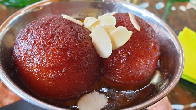 Gulab_jamun_(Gibraltar,_November_2020).jpg