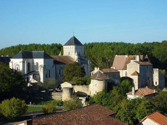 Abbaye Saint-Junien de Nouaillé-Maupertuis © Kokin.jpg