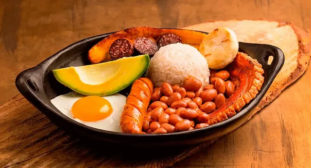 bandeja-paisa-1616.webp