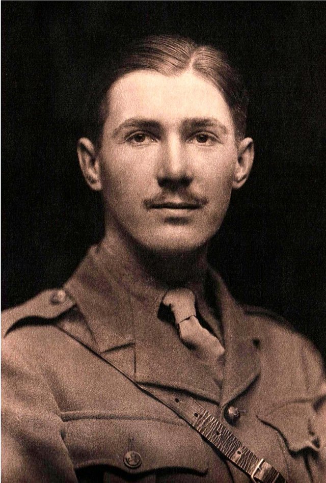 Peter_Llewelyn_Davies_1917.jpg