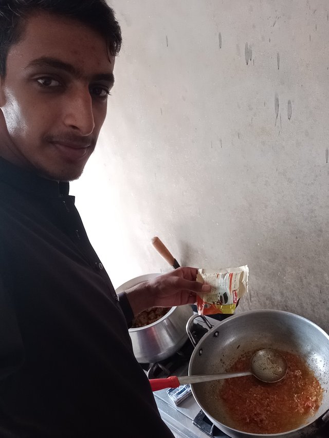 Add karahi masala.jpg