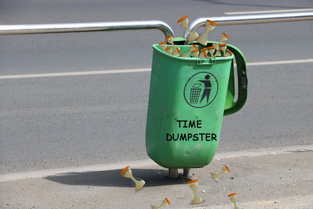 dumpster-2456470_1280.jpg