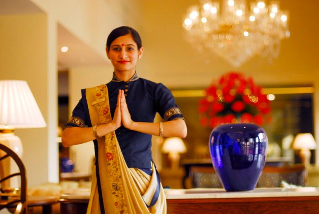 An_Oberoi_Hotel_employee_doing_Namaste,_New_Delhi.jpg