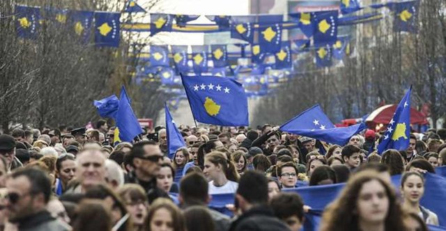 kosovo-flags-waving.jpg