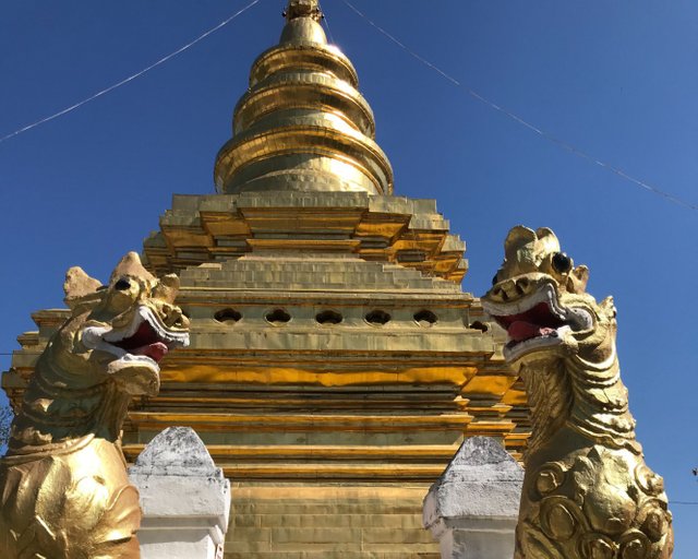 Wat Phra That Sri Chom Thong5.jpg