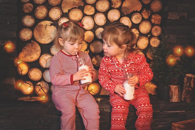 christmas-kids-1073567_1280.jpg