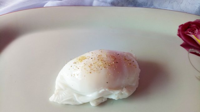 POACHED EGG.jpg