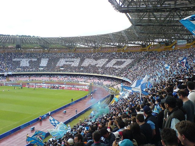 Stadio_San_Paolo_Napoli_-_panoramio.jpg