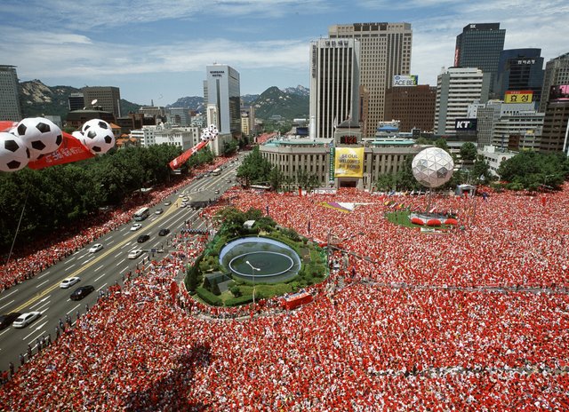 Seoul_Plaza_2002_FIFA_World_Cup.jpg
