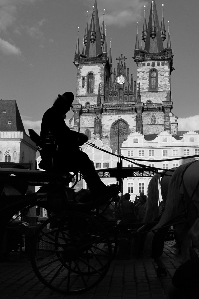 Prague_Silhouette_m.jpg