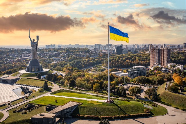 kyiv-from-above-motherland-statue-4096x2729.jpeg